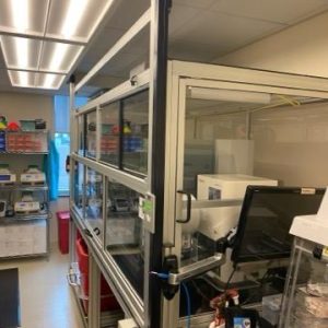 Tecan EVO Version 2 200 8 Tip Air DITI Liquid Handling Robot with Roma Arm, Carousel and 96/384 MCA Head. Research, pharma,clinical liquid handler. - Image 2