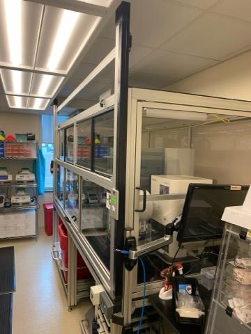 Tecan EVO Version 2 200 8 Tip Air DITI Liquid Handling Robot with Roma Arm, Carousel and 96/384 MCA Head. Research, pharma,clinical liquid handler.