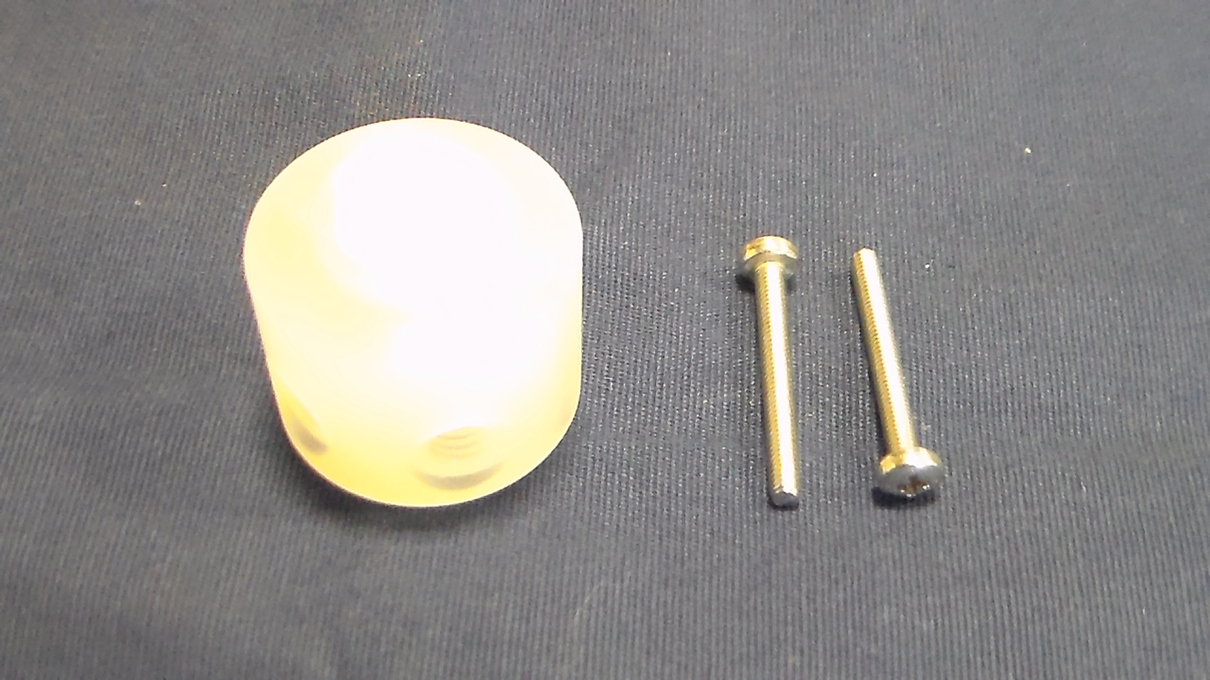 Valve 3-way, XE XP Smart Diluter 120° 2x M6 incl. 1x 1/4-28 3 port, for Tecan Freedom Evo. 10649016 - Image 1